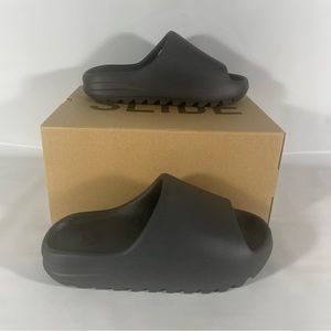 Authentic Adidas Yeezy Slides Size 8 Black NIB